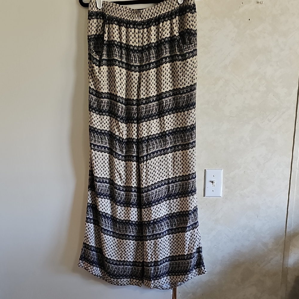 American Eagle Outfitters Navy and White Patterned Boh
